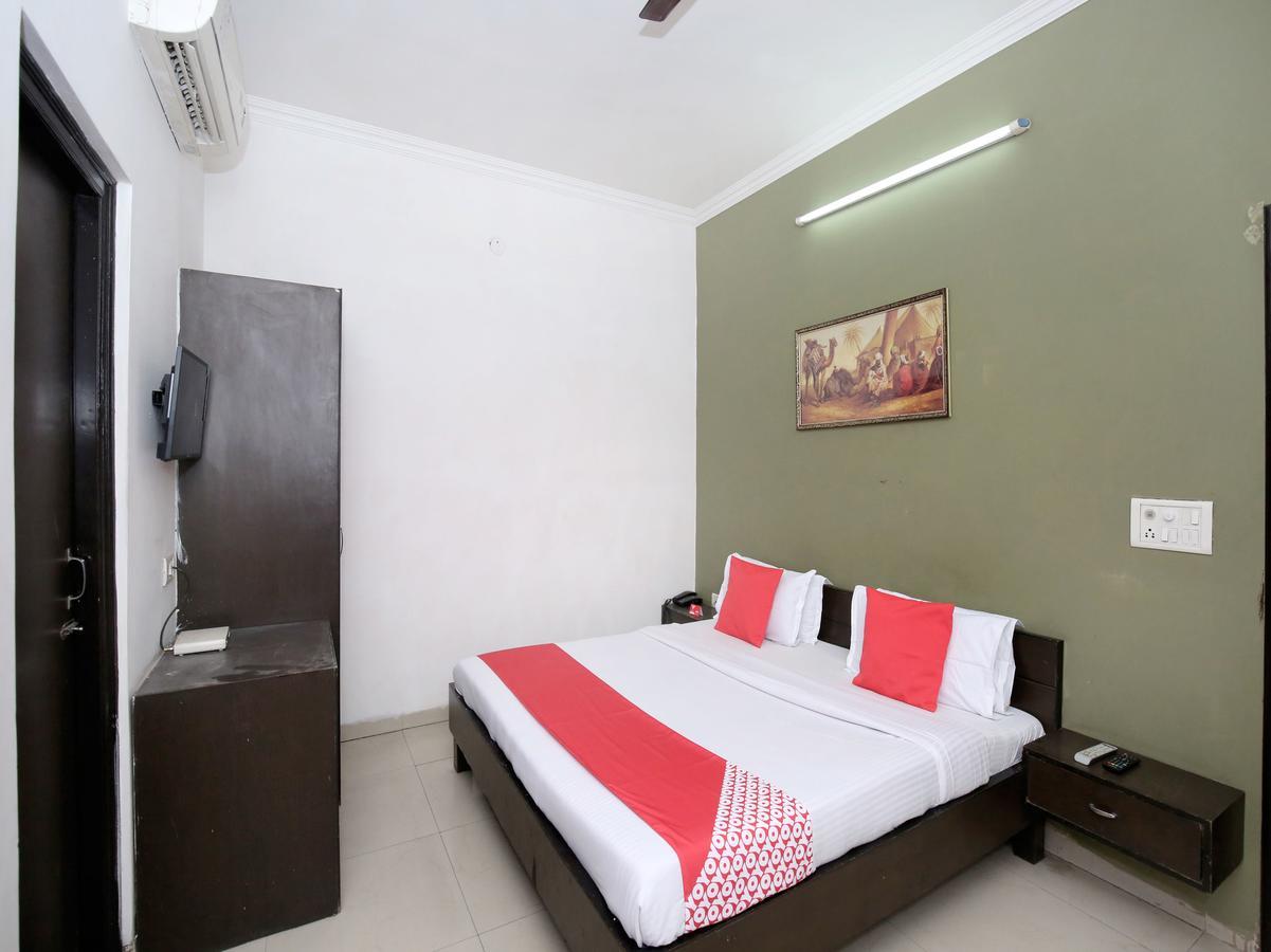 Oyo 12972 Hotel Krishna Castle Amritsar Eksteriør billede