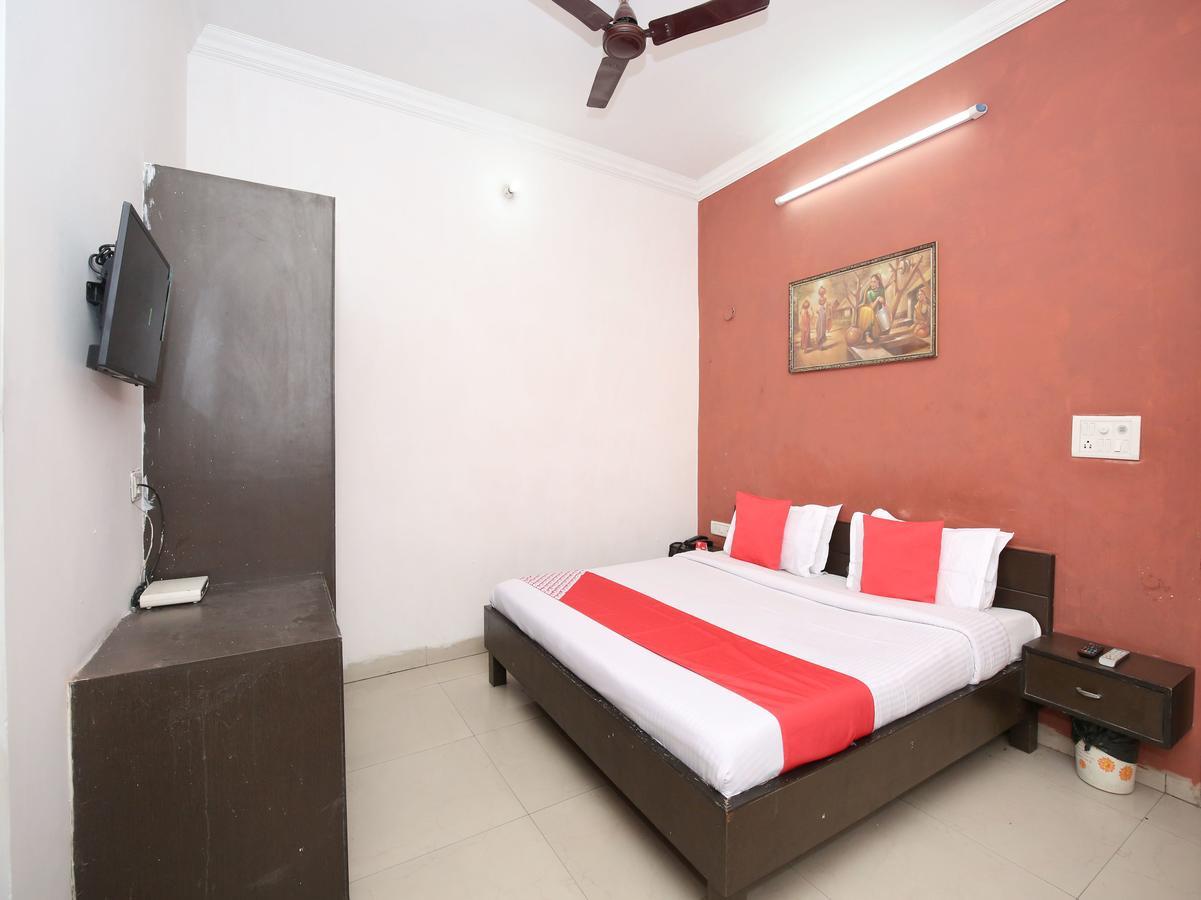 Oyo 12972 Hotel Krishna Castle Amritsar Eksteriør billede