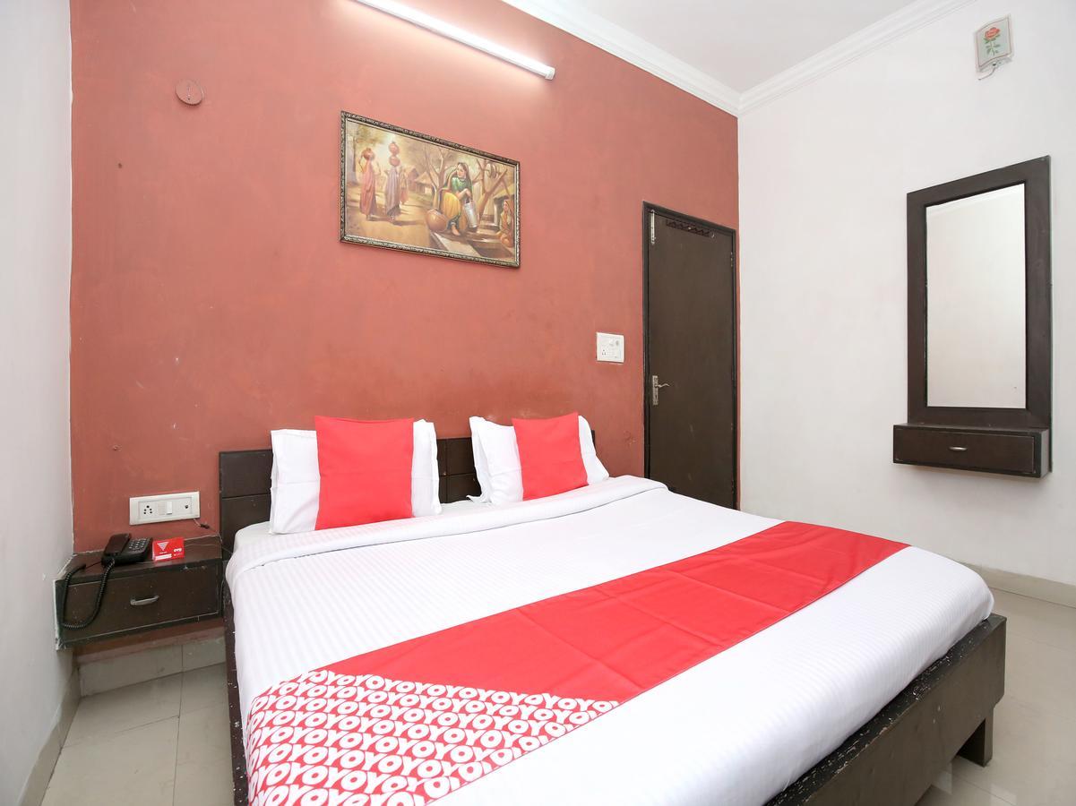 Oyo 12972 Hotel Krishna Castle Amritsar Eksteriør billede