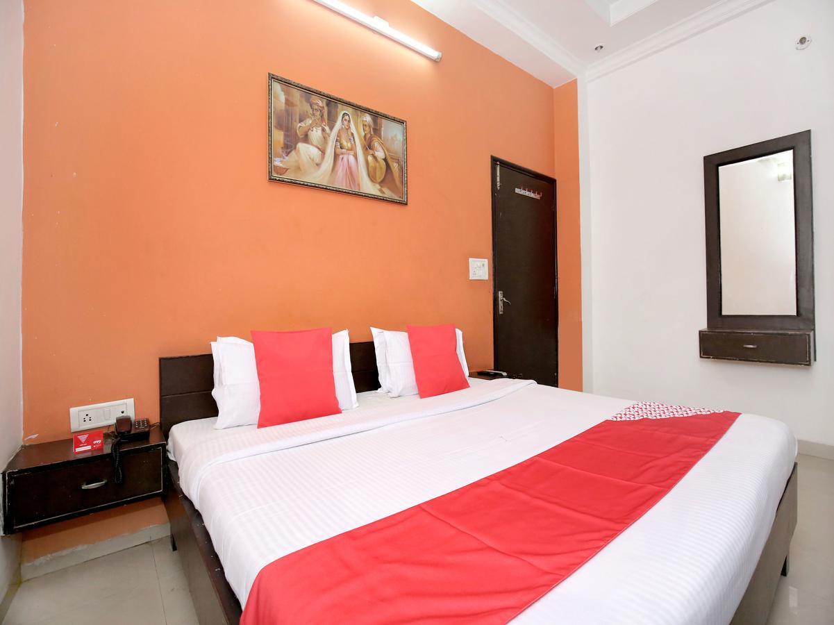 Oyo 12972 Hotel Krishna Castle Amritsar Eksteriør billede