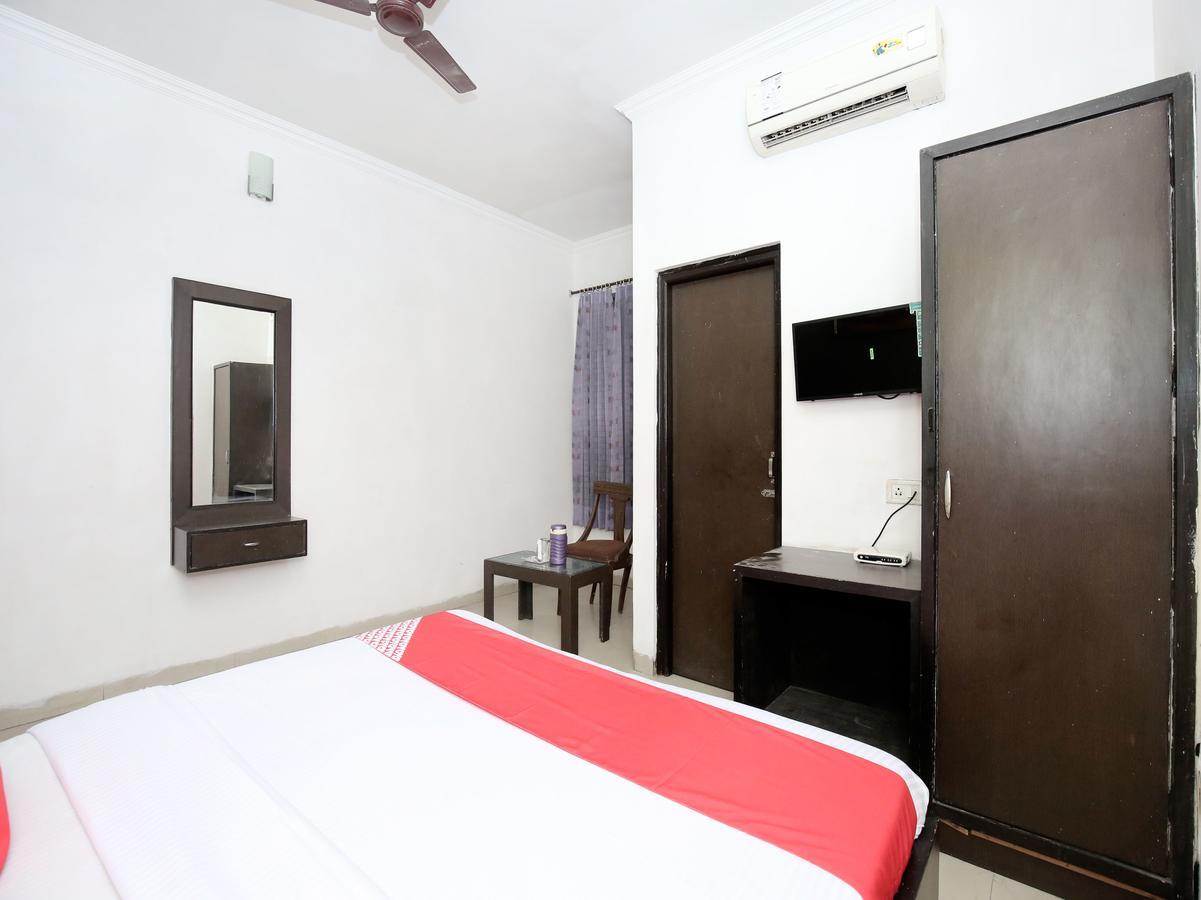 Oyo 12972 Hotel Krishna Castle Amritsar Eksteriør billede